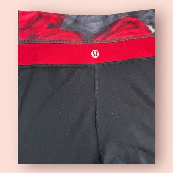 Lululemon groove leggings size 6 reversible red‎ grey and black - Picture 3 of 10